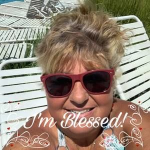 Meet your Posher, Debra